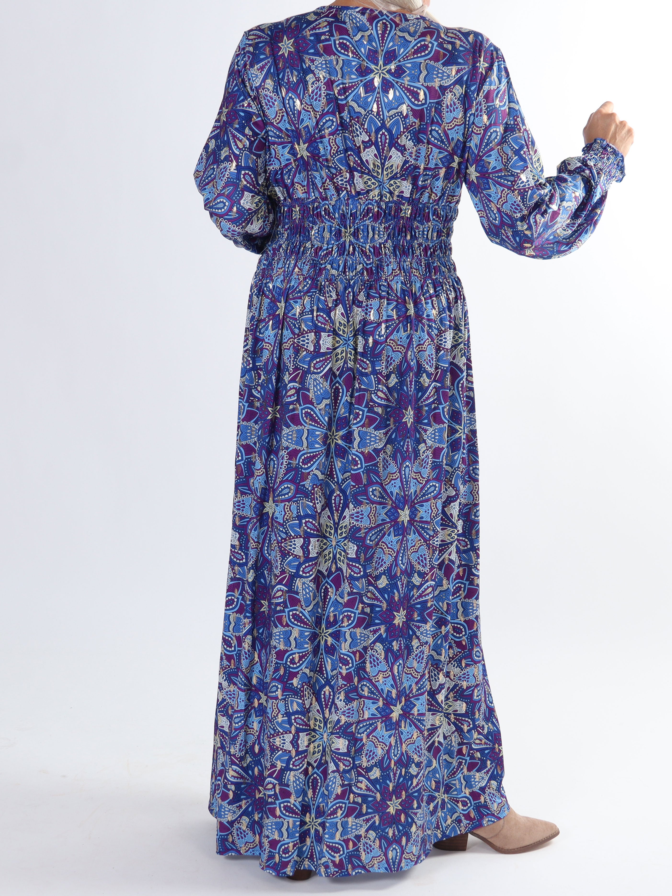 Pams Multi L/S - Plus size elastisk klänning i skrynkelfritt tyg med långa ärmar